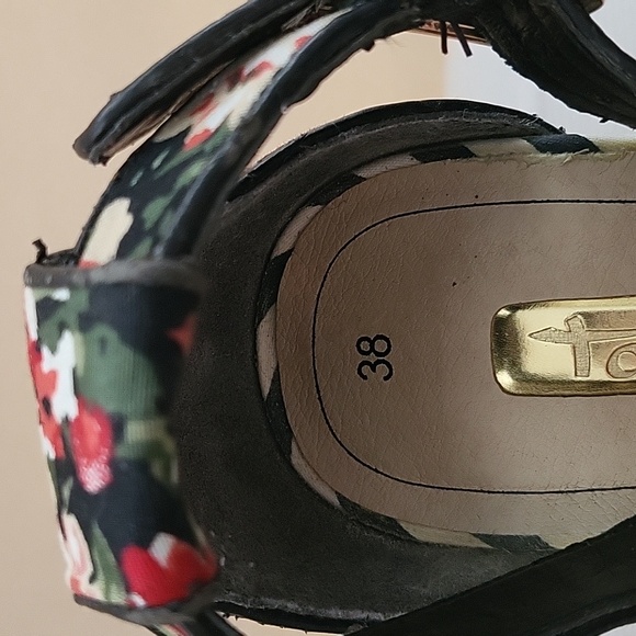 Floral block heel sandal - Picture 2 of 6